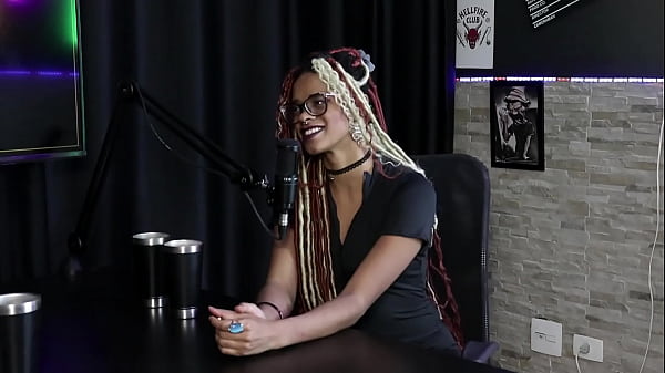 Sie zeigte ihr Stöhnen, die Form ihres Schwanzes beeinträchtigt ihre sexuelle Stellung, sie betrachtete sich als emotional und viele akzeptieren keine Ermächtigung – Naomi Campos (SHEER/RED)