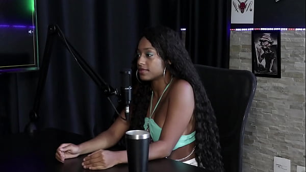 Ha avuto diversi menage, la personalità lo attrae, è rimasto sorpreso perché non veniva mangiato, ha raccontato come ha iniziato - Vicky Menage (SHEER/RED)