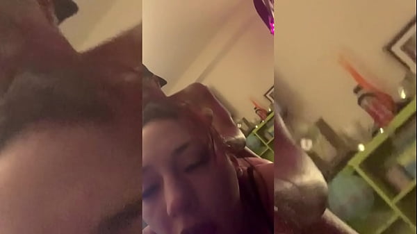 Bella teenager posa interrazziale