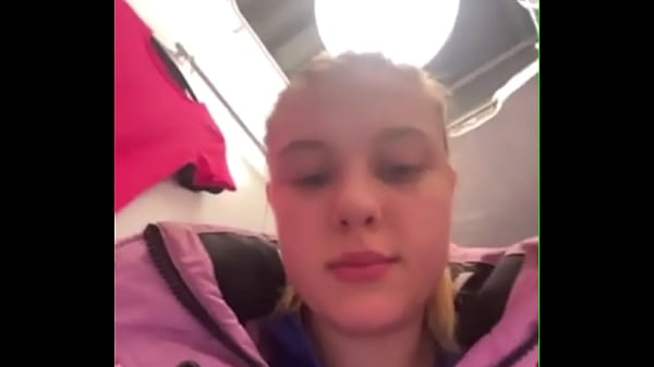 Fluxo extremo público. Fodendo e gozando no vestiário