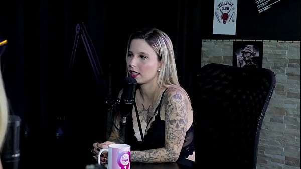 Gosta de fazer porn&ocirc_ expl&iacute_cito, e seu fetiche mais estranho foi gravar o barulho de seu est&ocirc_mago - Baby Fire (SHEER/RED)