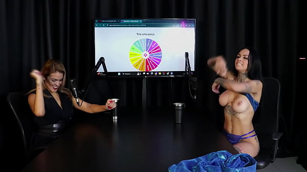 Safada demostró su mamada, se quita la ropa y muestra sus enormes pechos tras decir que tuvo servicios con celebridades - Evelyn Buarque (SHEER/RED)