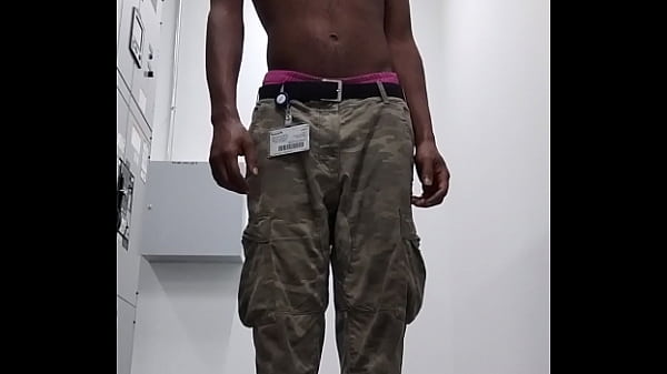 Chica adolescente de entrenamiento atractivo