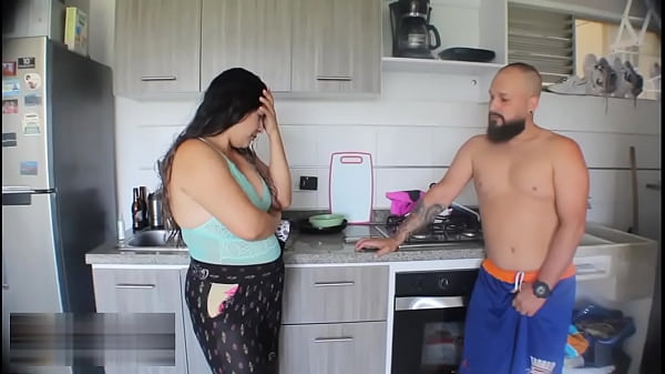 Me encanta masturbarme y oler las pantimedias de mi madrastra hasta que me descubre y hace realidad mi sueño de follarla y penetrarla con mi gran polla - Porn En Espa&ntilde_ol