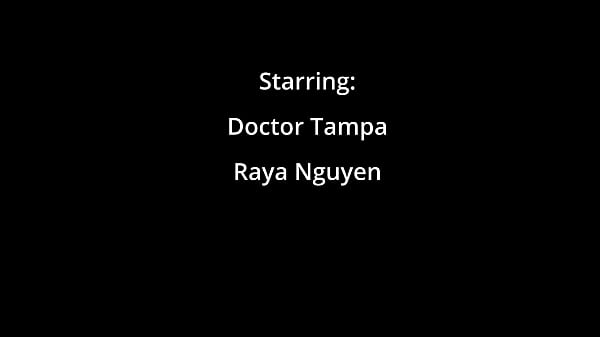 Süßes unbekanntes Teenie-Mädchen