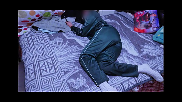 La sexy teenager latina si esibisce