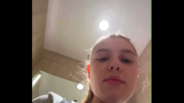 Pau grande Extrema foda anal em público