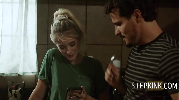 Mai un momento di noia con il mio fratellastro