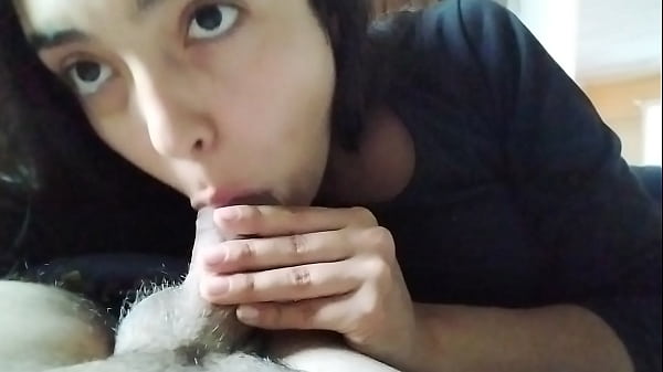 La bellissima teenager si diverte da adolescente