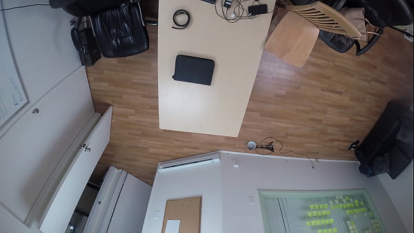 Schöner Teenager zeigt Blowjob