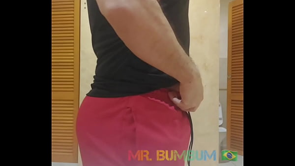 NOVINHO SE HABÍA EN EL BAÑO DEL TIENDA Y SE COMIÓ EL CULO DEL SEÑOR. DIARIO DE BAÑO_O (DÍA 10) COMPLETADO EN ROJO Y SUSCRIBIDOIL_&Atilde_O