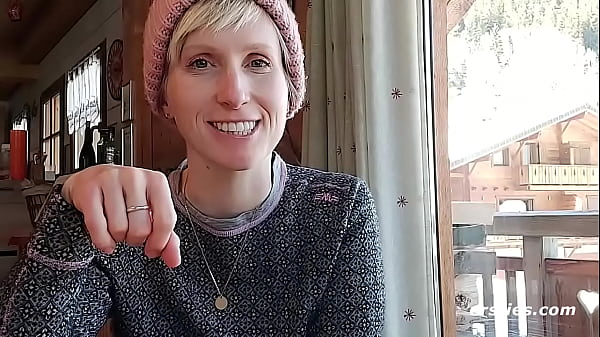 Ersties – Veronicas Ausflug in den Schnee mit einem heißen Spritzer