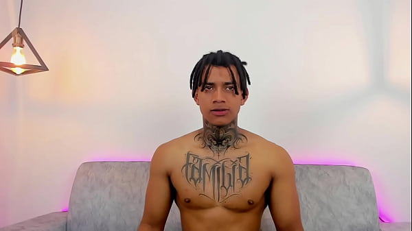 Heiße, wunderschöne Teenie-Posen – Amateur