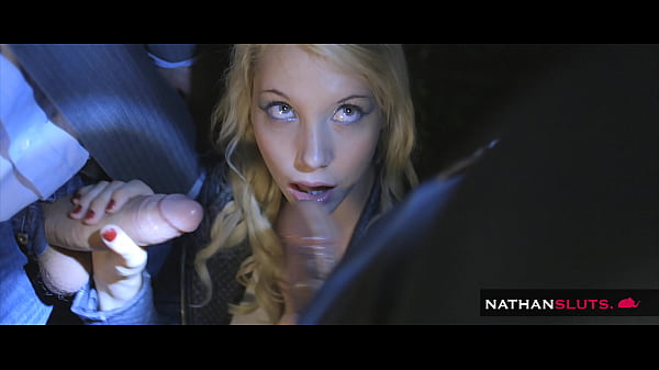 Misshandelte Schlampe Kimber Delice wird von 4 Männern DPed