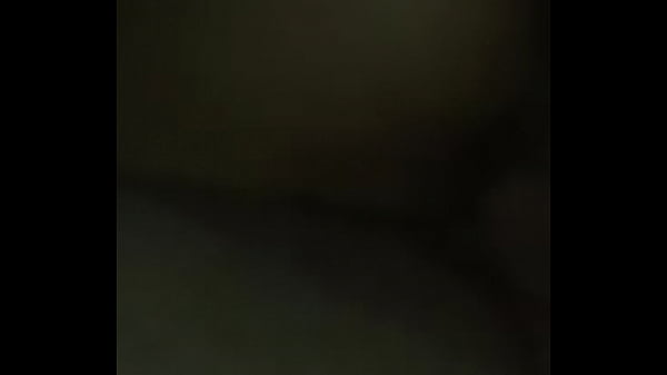 Mi scopo l'insegnante di mio figlio e la registro mentre cavalca con il suo enorme culo latino