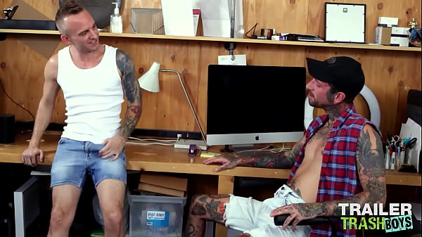 Người mẫu trẻ trung hấp dẫn