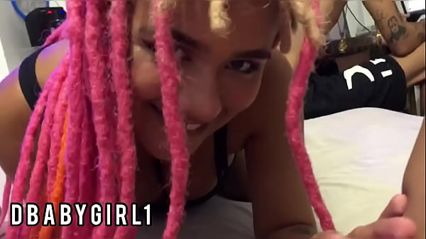 Sexy unbekannter Teenager gibt an