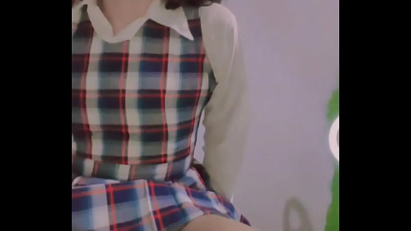 Beautiful Teen strips real_amateur