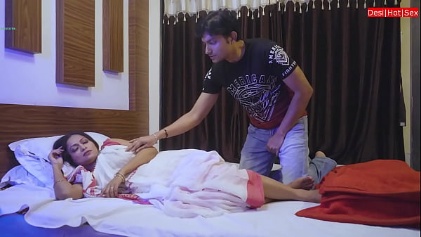 Desi Jamai e il giovane Sasuri Hot Taboo Sex! Sesso bollente asiatico