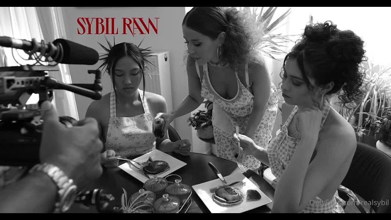 May thai, alissa foxy and sybil take care of your quests (porn, toys, lesbians) 🍓🍓🍓