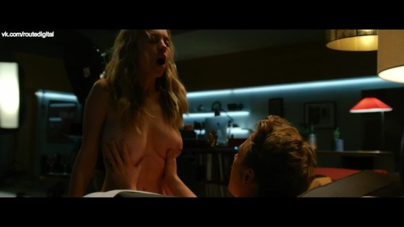 Sydney Sweeney, Natasha Liu Bordizzo, Bianca Blizzard, Sandrine Bergeron, Cait Alexander, Segen Adedijo die Voyeure (2021)